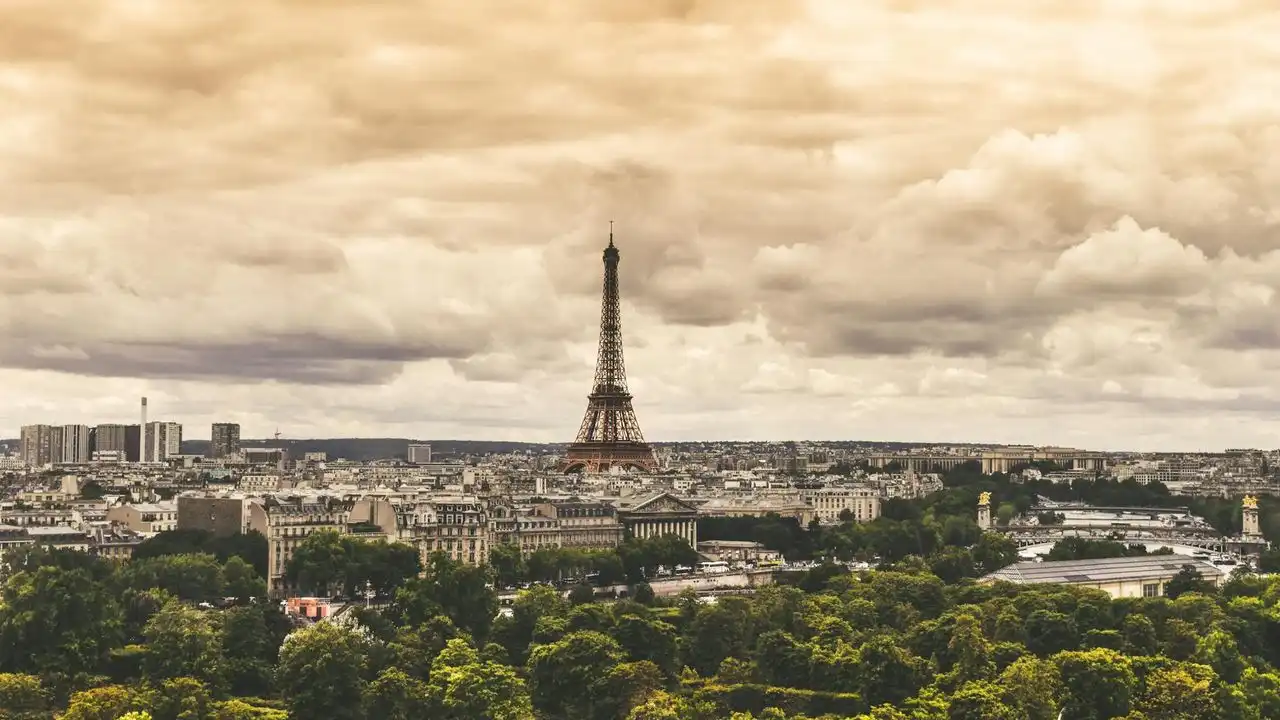 The Best French Podcasts To Improve Your Listening Skills